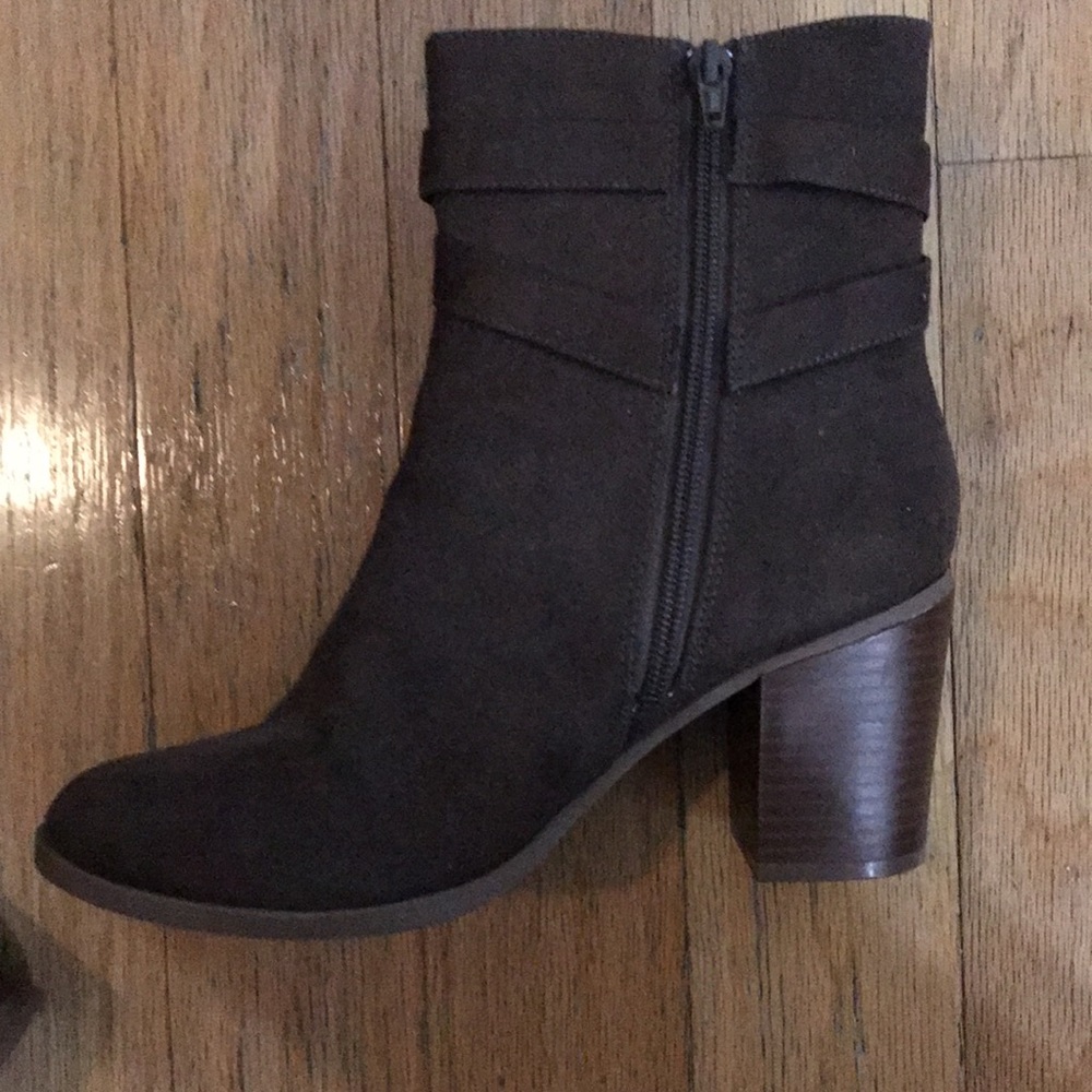 American Eagle Ankle Boots - Picture 4 of 11